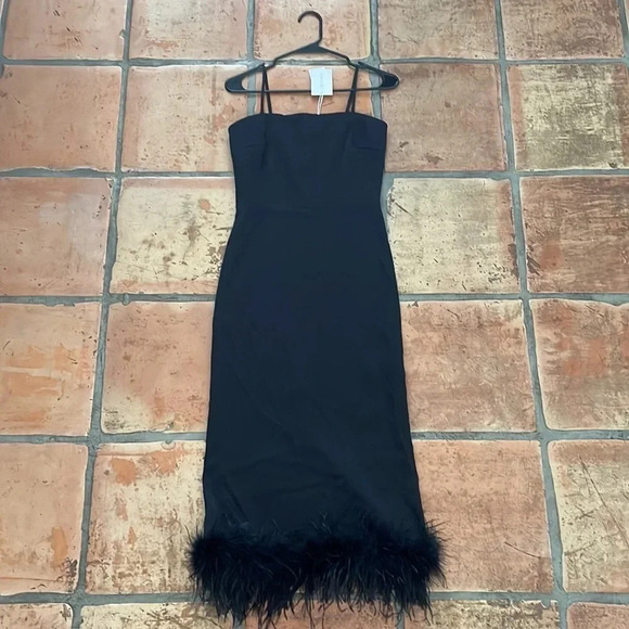 NEW LUCY PARIS Mareena Black Feather Trim Cocktail Dress Size Small MSRP$165 - Picture 4 of 15